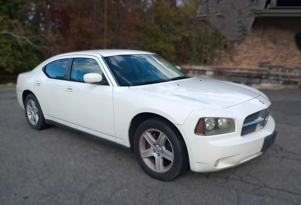 2010 Dodge Charger 6th Gen - Image 3 of 8