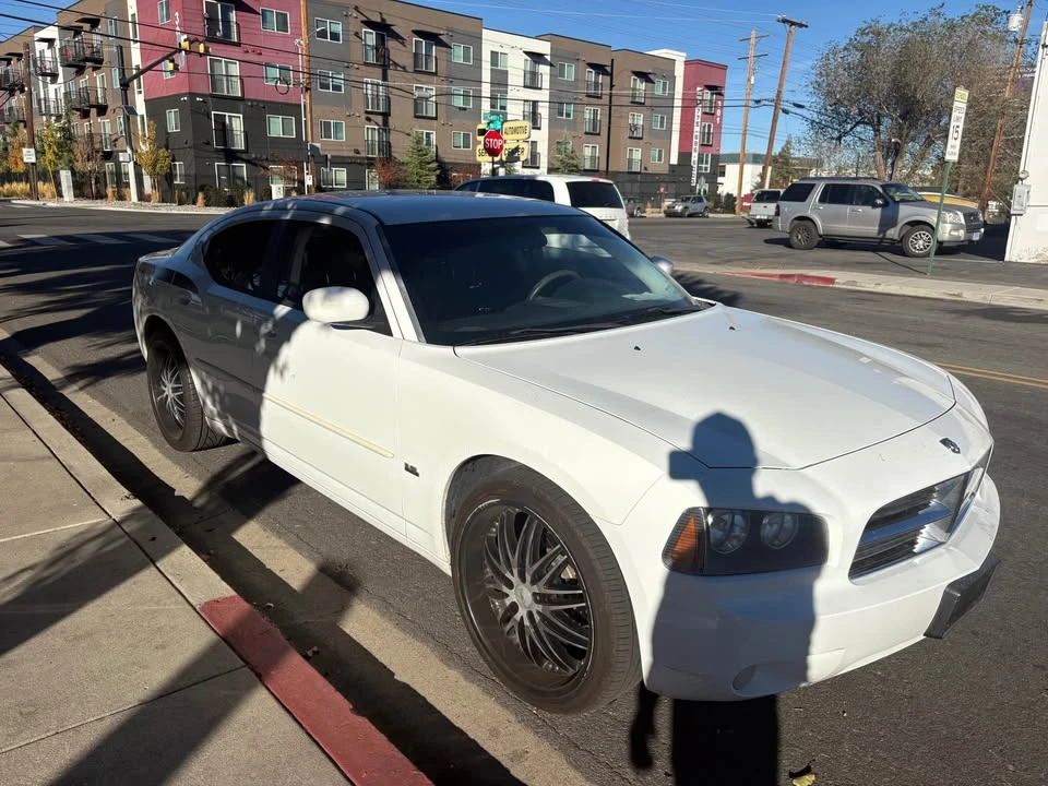 2010 Dodge Charger 6th Gen - Image 2 of 6