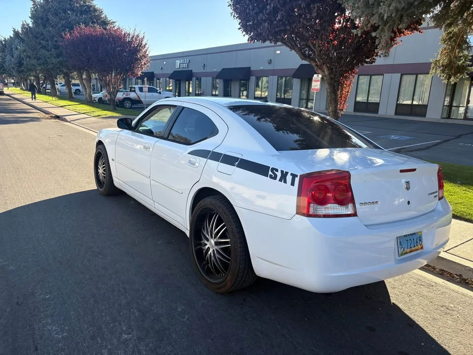 2010 Dodge Charger 6th Gen - Image 4 of 6