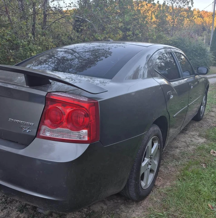 2010 Dodge Charger 6th Gen - Image 2 of 8