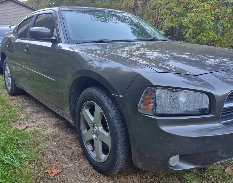 2010 Dodge Charger 6th Gen - Image 3 of 8