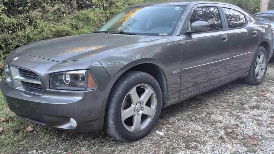 2010 Dodge Charger 6th Gen - Image 5 of 8