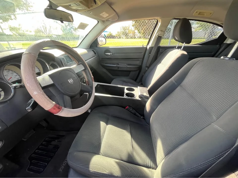 2010 Dodge Charger 6th Gen - Image 6 of 10