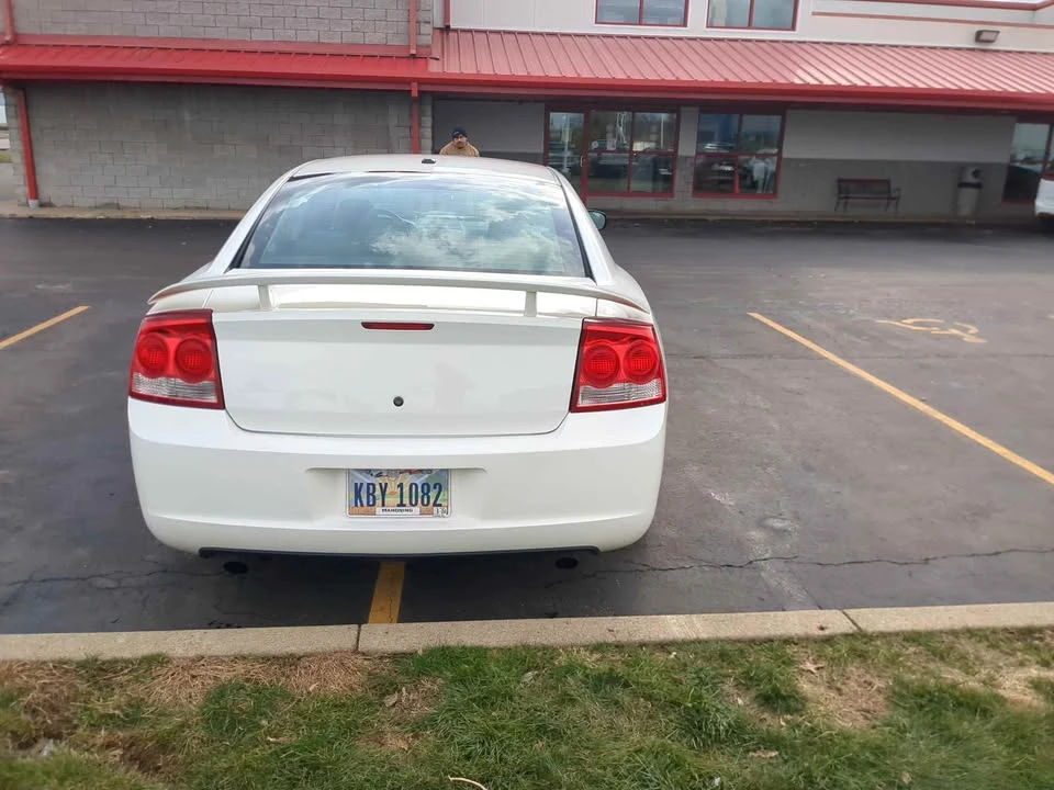 2010 Dodge Charger 6th Gen - Image 4 of 10