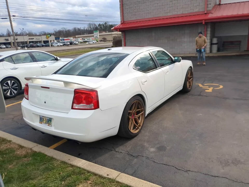 2010 Dodge Charger 6th Gen - Image 5 of 10