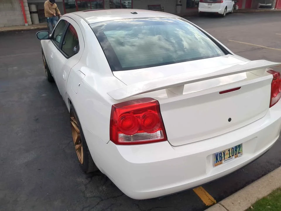 2010 Dodge Charger 6th Gen - Image 6 of 10