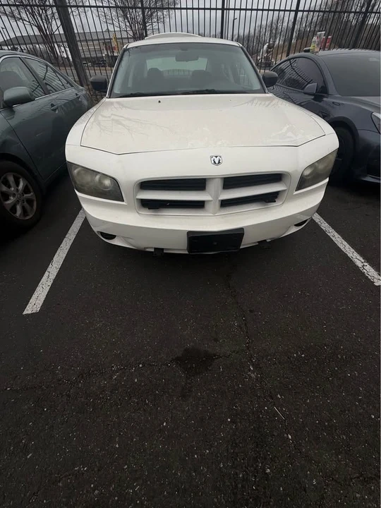 2010 Dodge Charger 6th Gen - Image 4 of 9