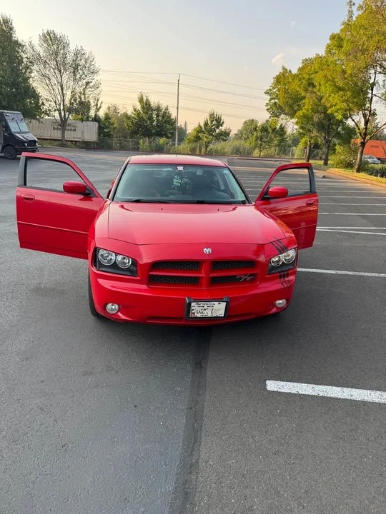 2010 Dodge Charger 6th Gen - Image 2 of 12