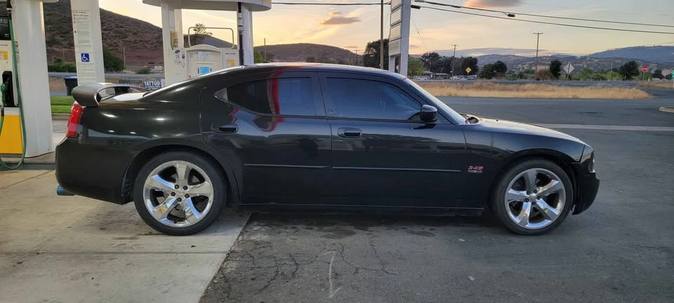 2010 Dodge Charger 6th Gen - Image 6 of 9