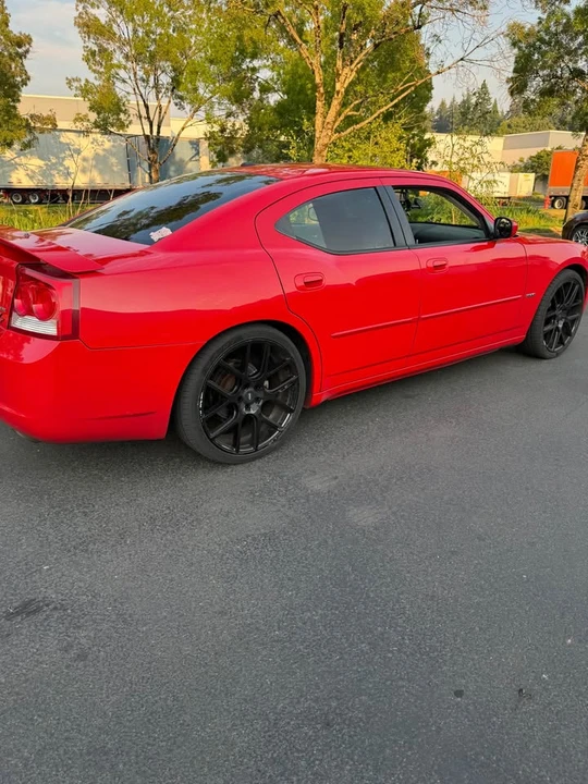 2010 Dodge Charger 6th Gen - Image 4 of 12