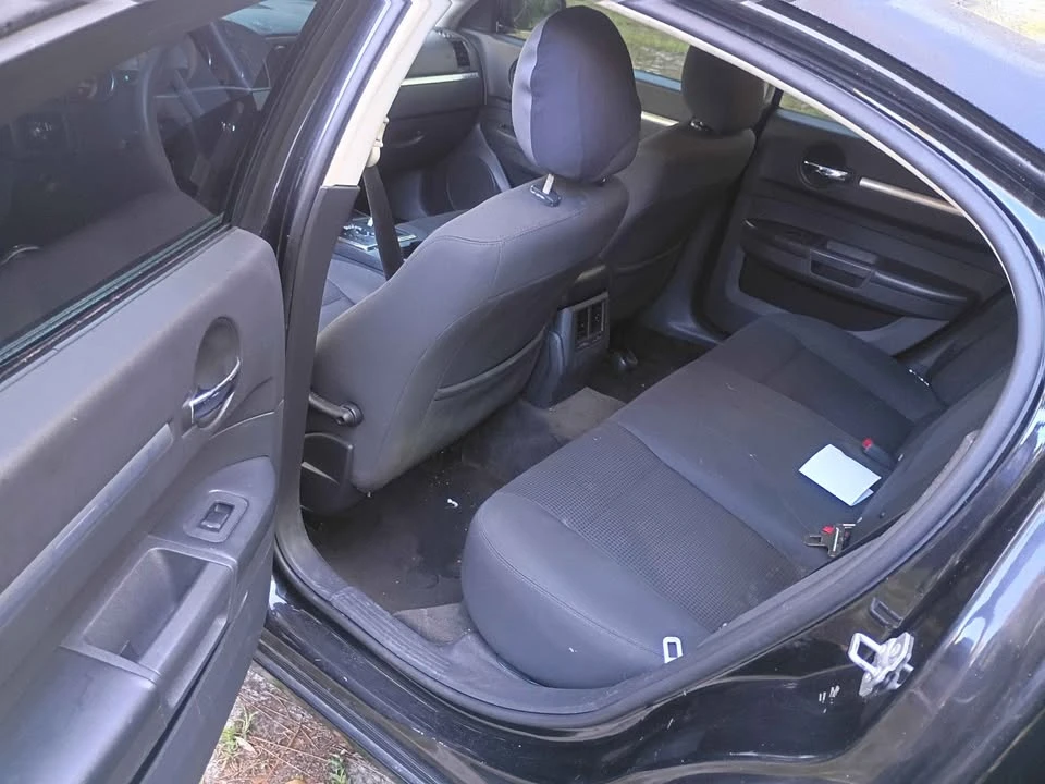 2010 Dodge Charger 6th Gen - Image 4 of 6