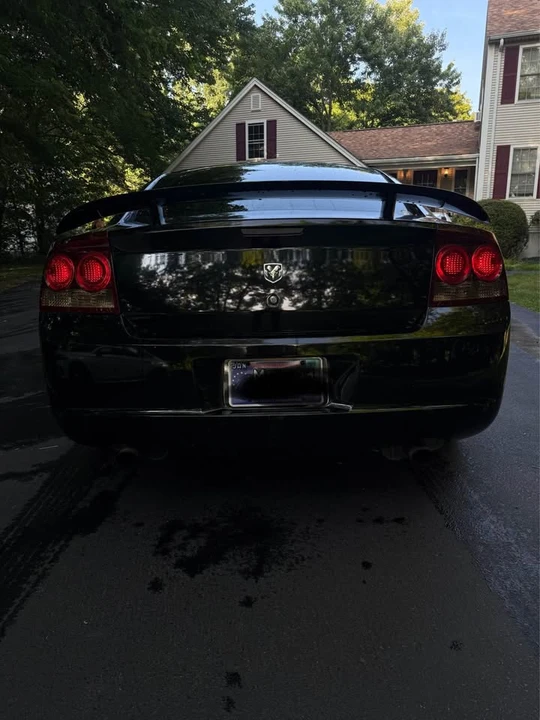 2010 Dodge Charger 6th Gen - Image 4 of 9