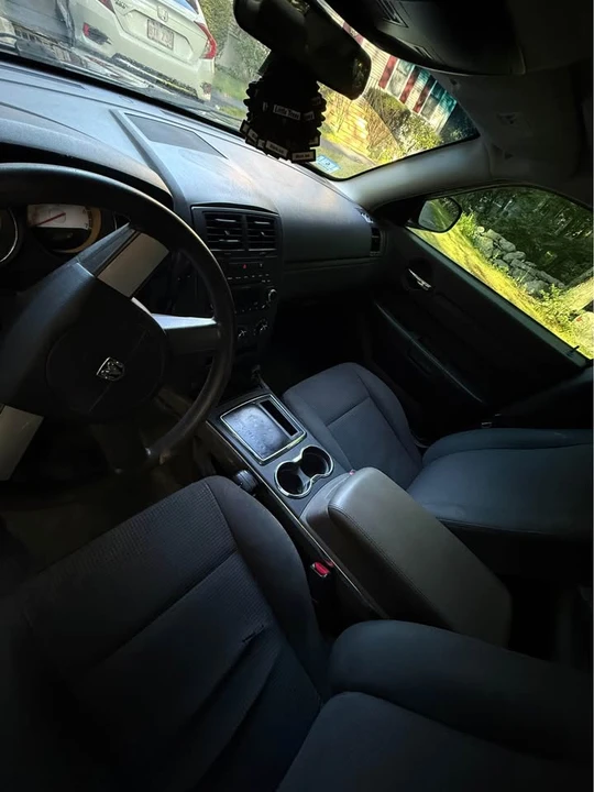 2010 Dodge Charger 6th Gen - Image 8 of 9