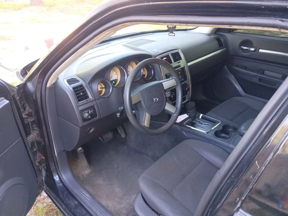 2010 Dodge Charger 6th Gen - Image 2 of 6