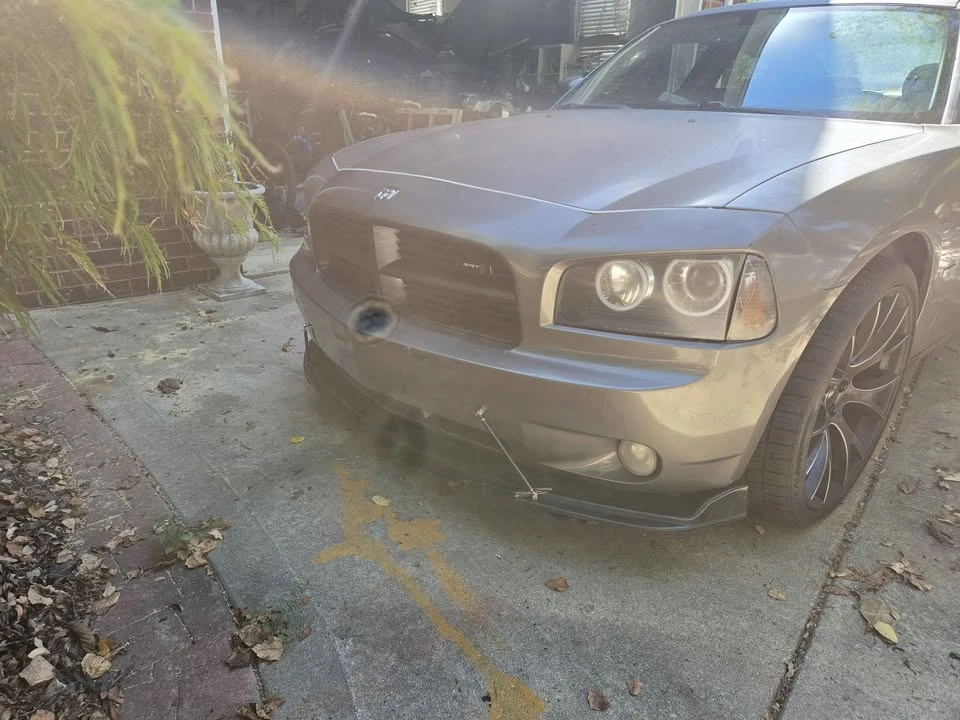 2010 Dodge Charger 6th Gen - Image 3 of 8