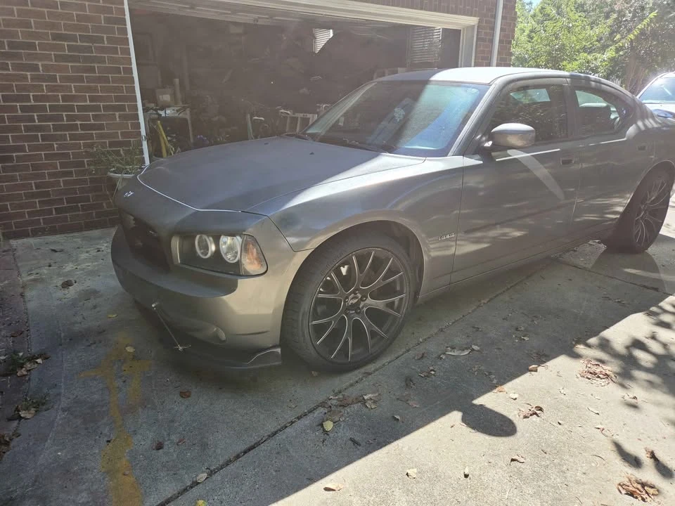 2010 Dodge Charger 6th Gen - Image 2 of 8