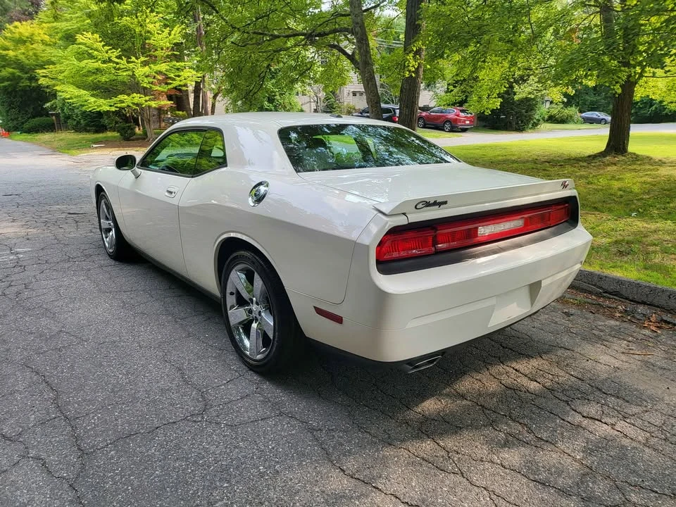 2010 Dodge Charger 6th Gen - Image 4 of 12