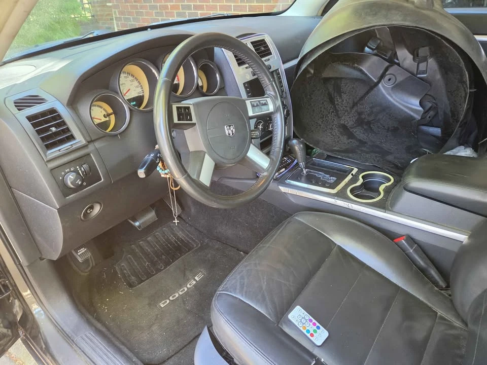 2010 Dodge Charger 6th Gen - Image 6 of 8