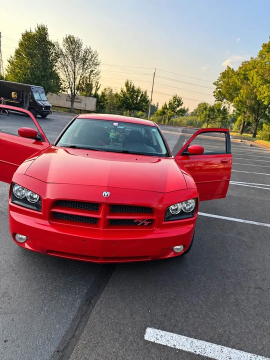 2010 Dodge Charger 6th Gen - Image 2 of 12
