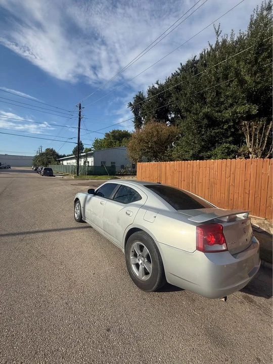 2010 Dodge Charger 6th Gen - Image 9 of 14
