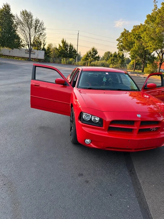 2010 Dodge Charger 6th Gen - Image 4 of 12