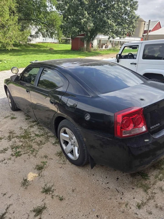 2010 Dodge Charger 6th Gen - Image 4 of 8