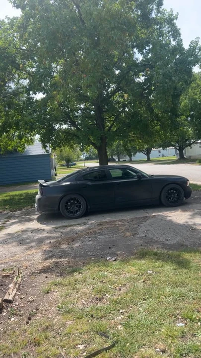 2010 Dodge Charger 6th Gen - Image 6 of 6