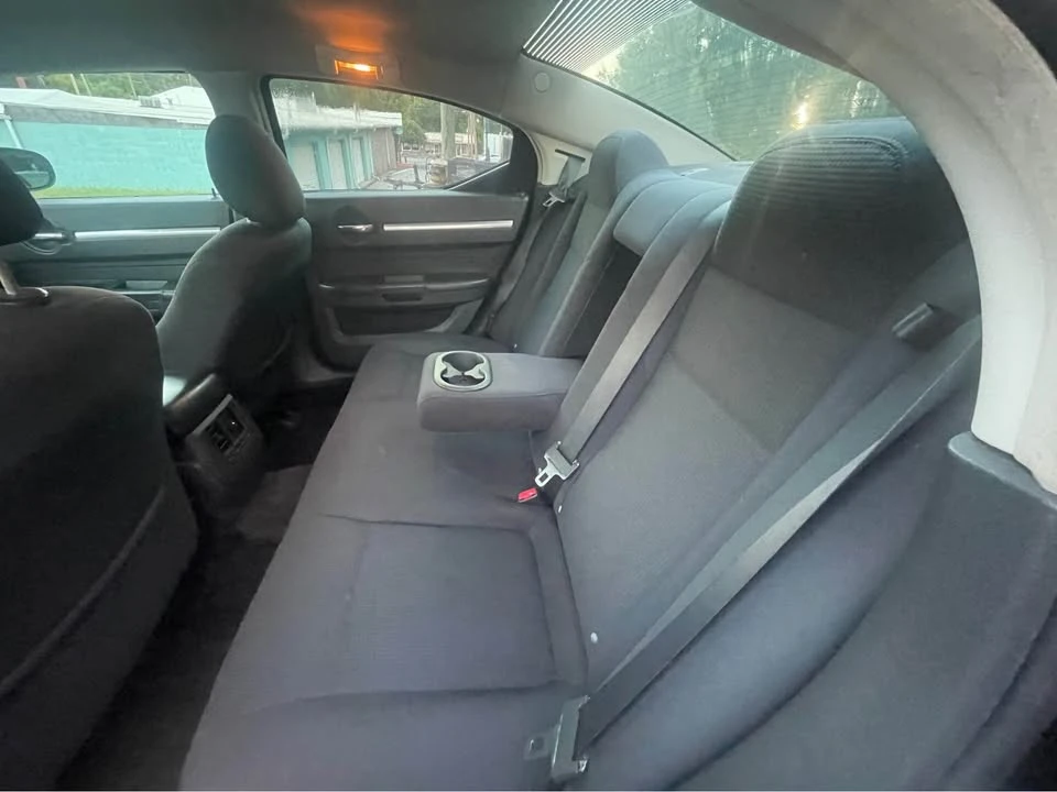 2010 Dodge Charger 6th Gen - Image 4 of 6