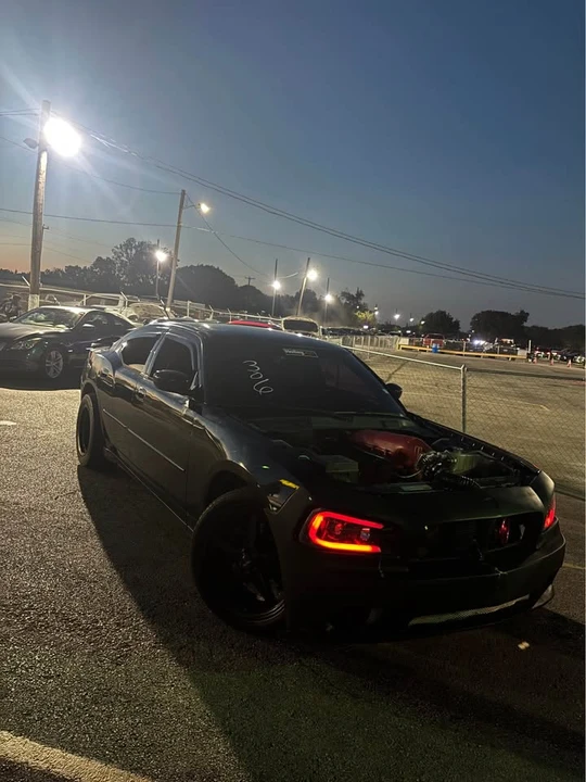 2010 Dodge Charger 6th Gen - Image 2 of 5