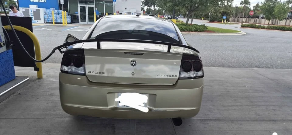 2010 Dodge Charger 6th Gen - Image 6 of 15
