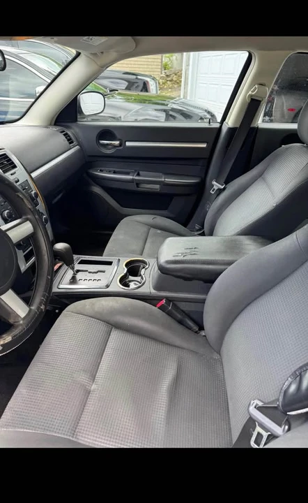2010 Dodge Charger 6th Gen - Image 6 of 6