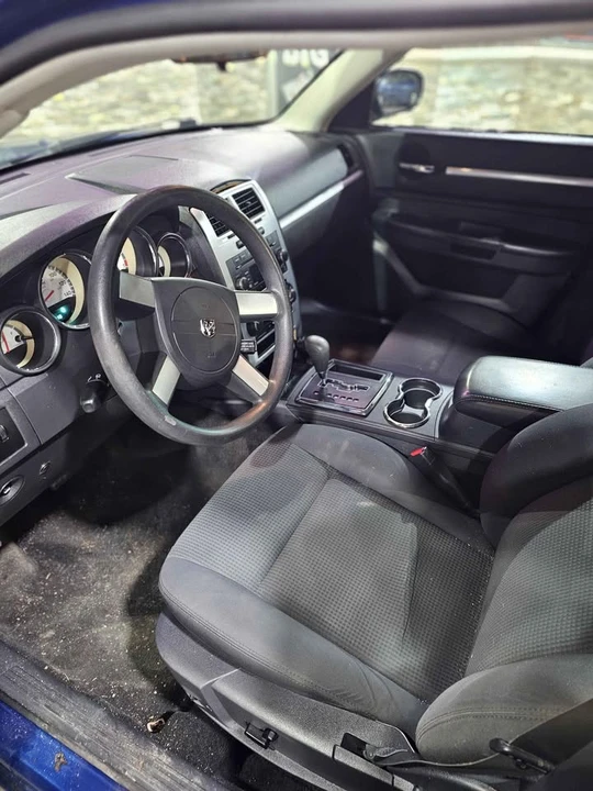 2010 Dodge Charger 6th Gen - Image 5 of 9