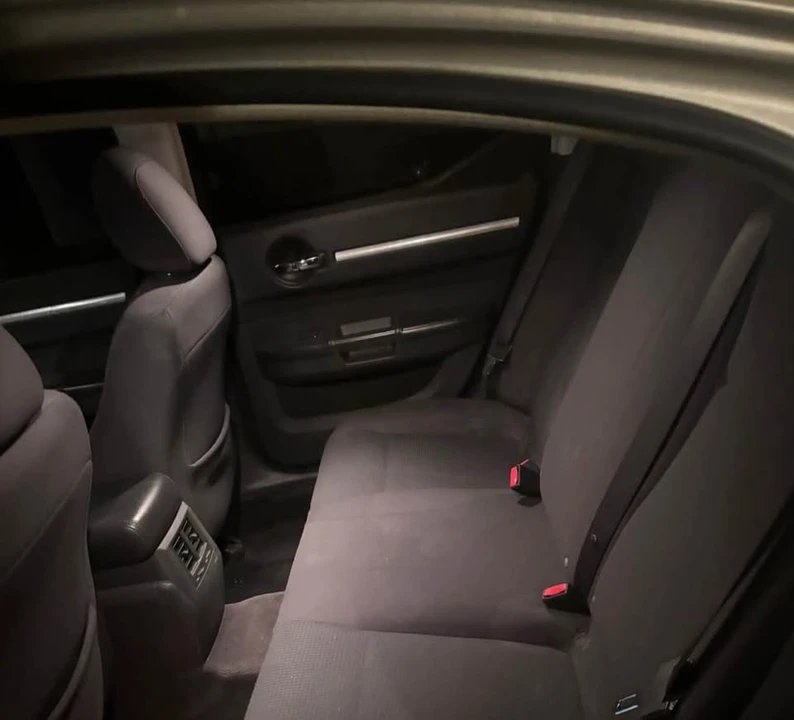 2010 Dodge Charger 6th Gen - Image 4 of 5