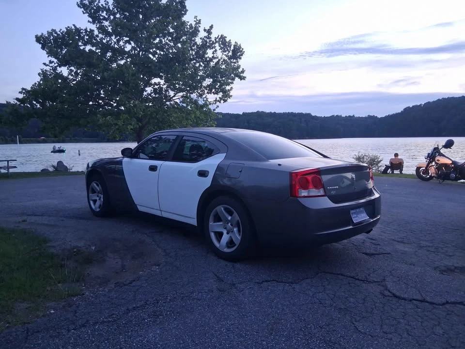 2010 Dodge Charger 6th Gen - Image 4 of 19