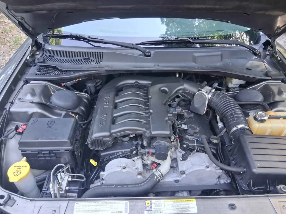 2010 Dodge Charger 6th Gen - Image 15 of 19