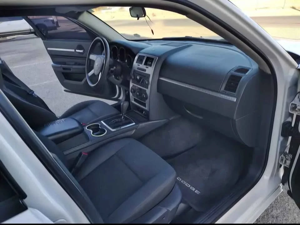 2010 Dodge Charger 6th Gen - Image 3 of 5