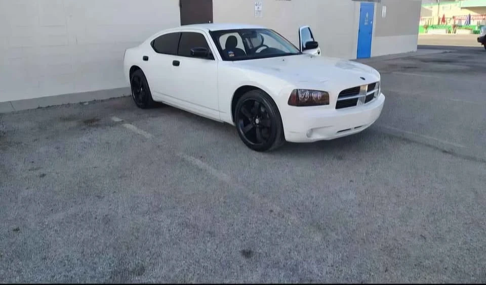 2010 Dodge Charger 6th Gen - Image 2 of 5