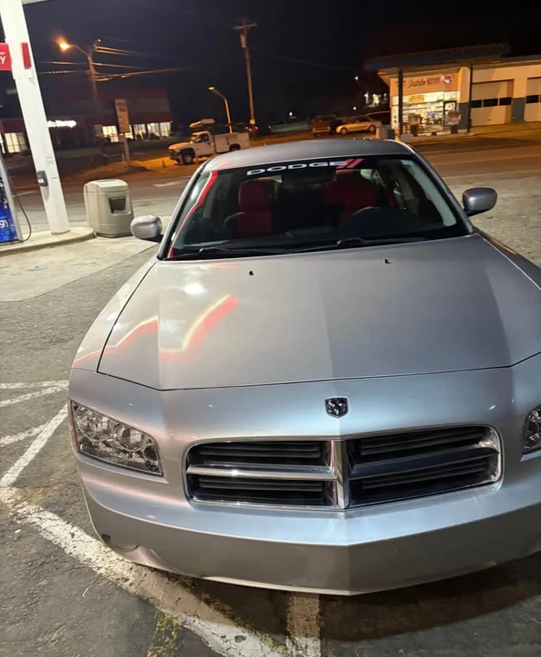 2010 Dodge Charger 6th Gen - Image 3 of 10
