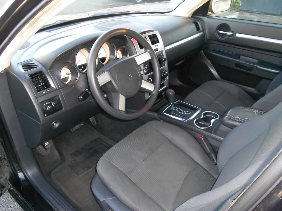 2010 Dodge Charger 6th Gen - Image 7 of 14