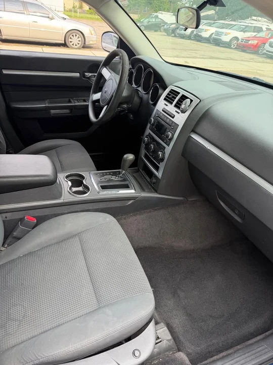 2010 Dodge Charger 6th Gen - Image 4 of 10