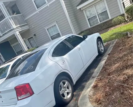 2010 Dodge Charger SE Sedan 4D