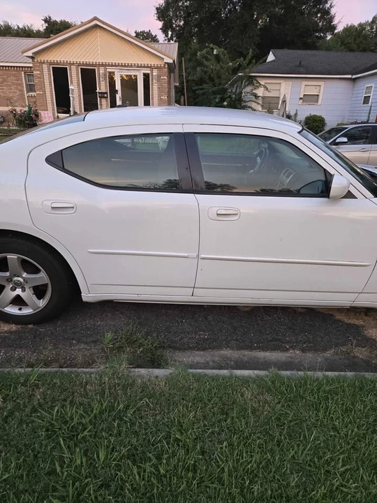 2010 Dodge Charger 6th Gen - Image 2 of 5