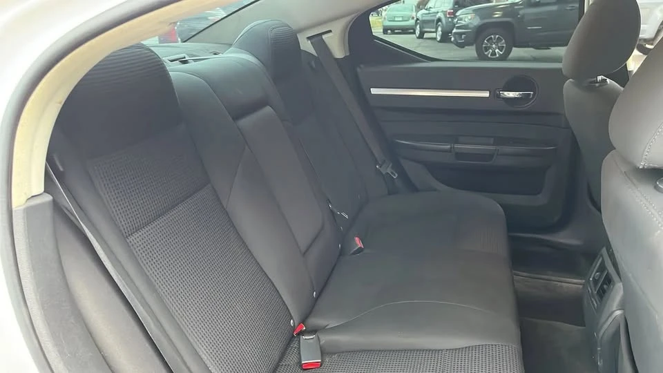2010 Dodge Charger 6th Gen - Image 16 of 18