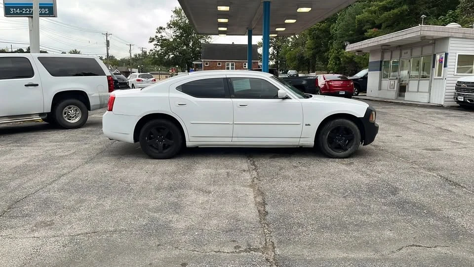 2010 Dodge Charger 6th Gen - Image 9 of 18
