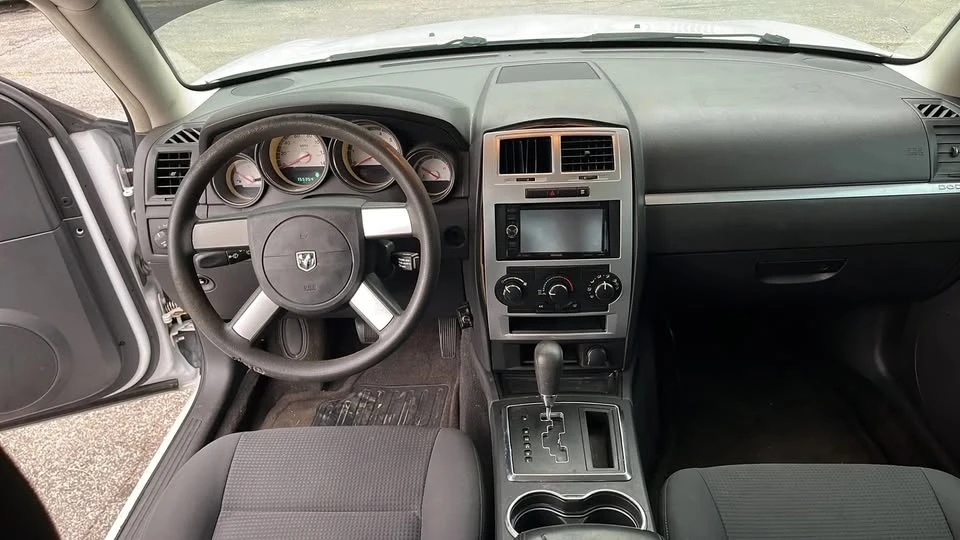2010 Dodge Charger 6th Gen - Image 14 of 18