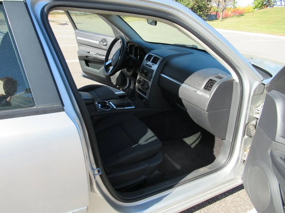 2010 Dodge Charger 6th Gen - Image 7 of 15