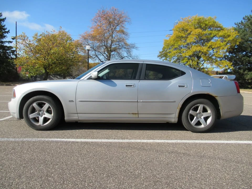 2010 Dodge Charger 6th Gen - Image 3 of 15