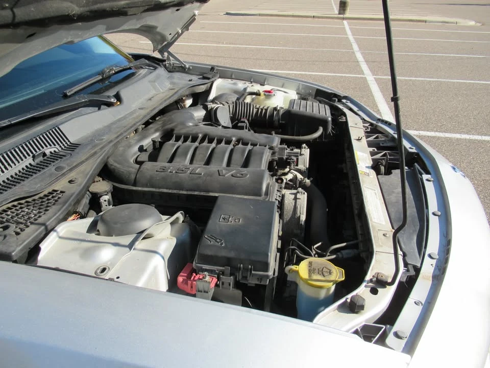 2010 Dodge Charger 6th Gen - Image 10 of 15