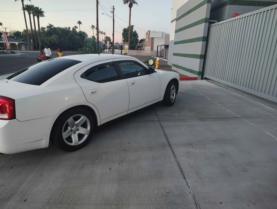 2010 Dodge Charger 6th Gen - Image 3 of 8