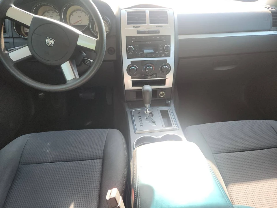 2010 Dodge Charger 6th Gen - Image 5 of 7
